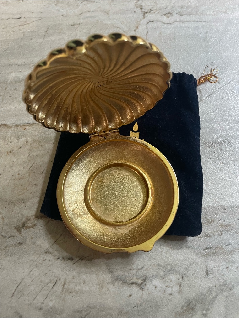 PartyLite Gold travel tea light holder with pouch - Picture 3 of 4